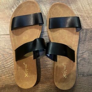 💕 2 For $10 NWOT Xappeal Black Summer Sandals Size 10